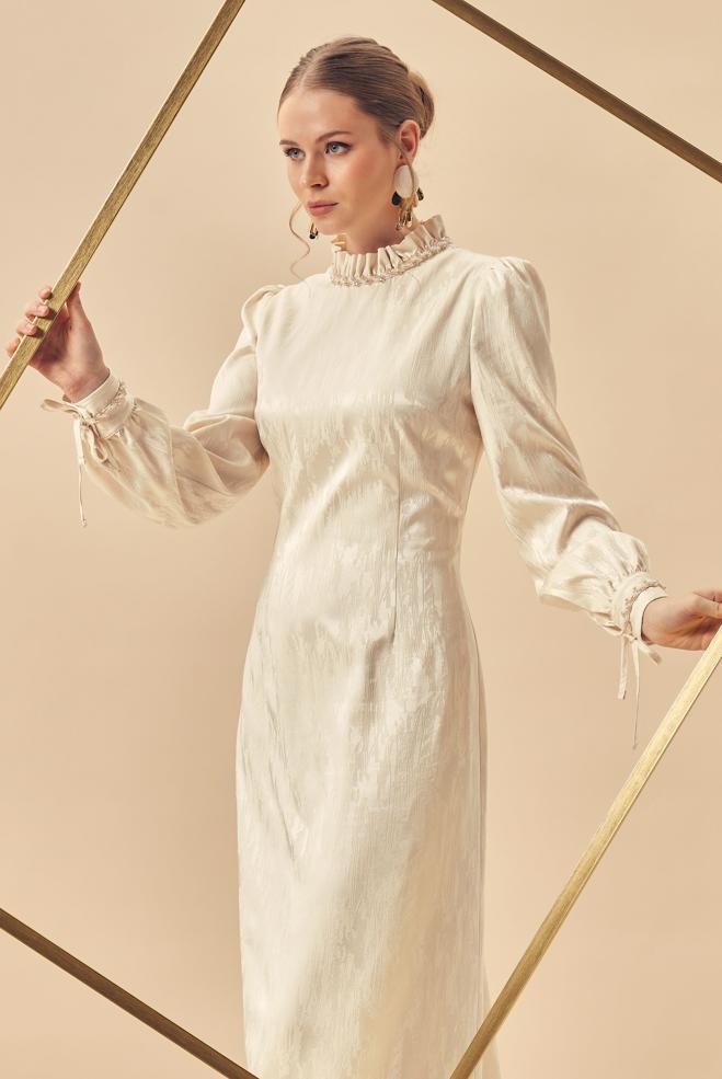 Hijab clothing BEIGE SATIN JACQUARD DRESS 46519 - ALVİNA