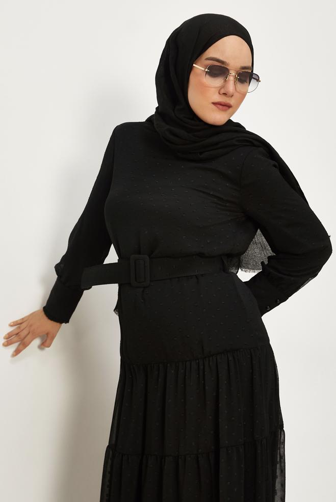 Tesettür giyim SİYAH KEMERLİ PUANTİYELİ ELBİSE 46831 - ALVİNA