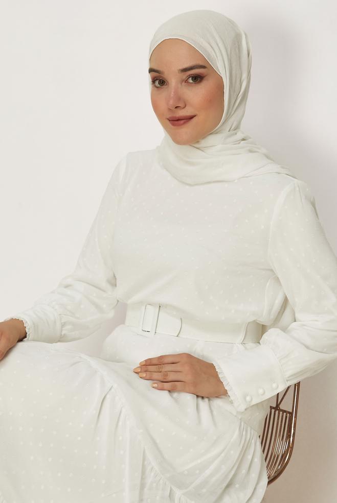 Tesettür giyim BEYAZ KEMERLİ PUANTİYELİ ELBİSE 46831 - ALVİNA