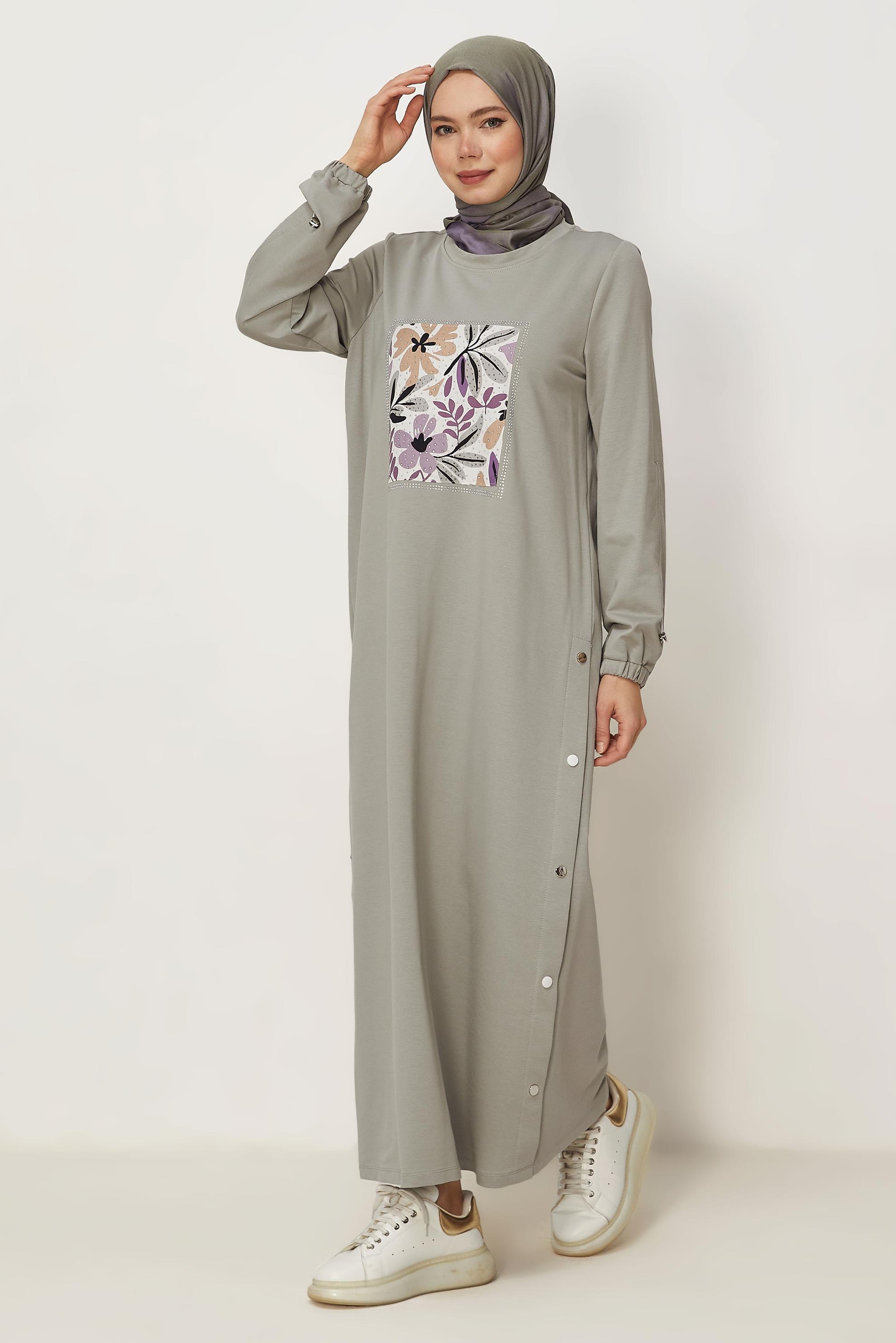 Hijab-Kleidung SILBER TRAININGSANZUGKLEID MIT EDELSTEIN DETAILS 45635