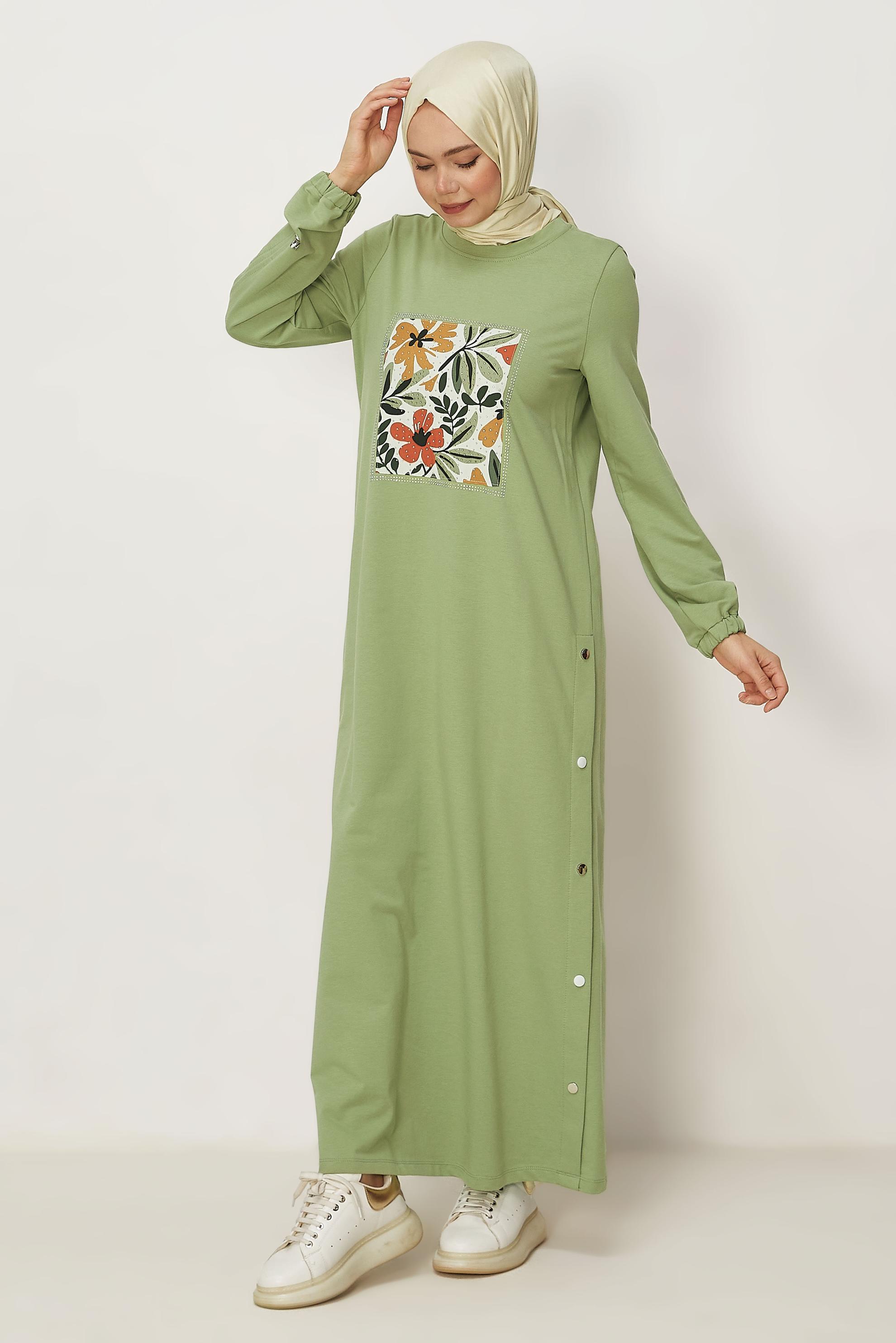 Hijab-Kleidung GRÜN TRAININGSANZUGKLEID MIT EDELSTEIN DETAILS 45635