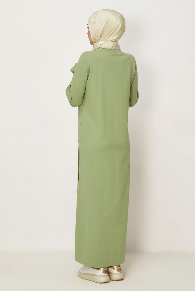 Hijab-Kleidung GRÜN TRAININGSANZUGKLEID MIT EDELSTEIN DETAILS 45635 - ALVİNA