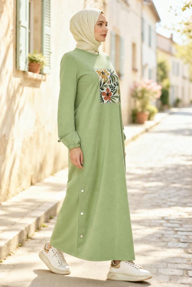 Hijab-Kleidung GRÜN TRAININGSANZUGKLEID MIT EDELSTEIN DETAILS 45635 - ALVİNA