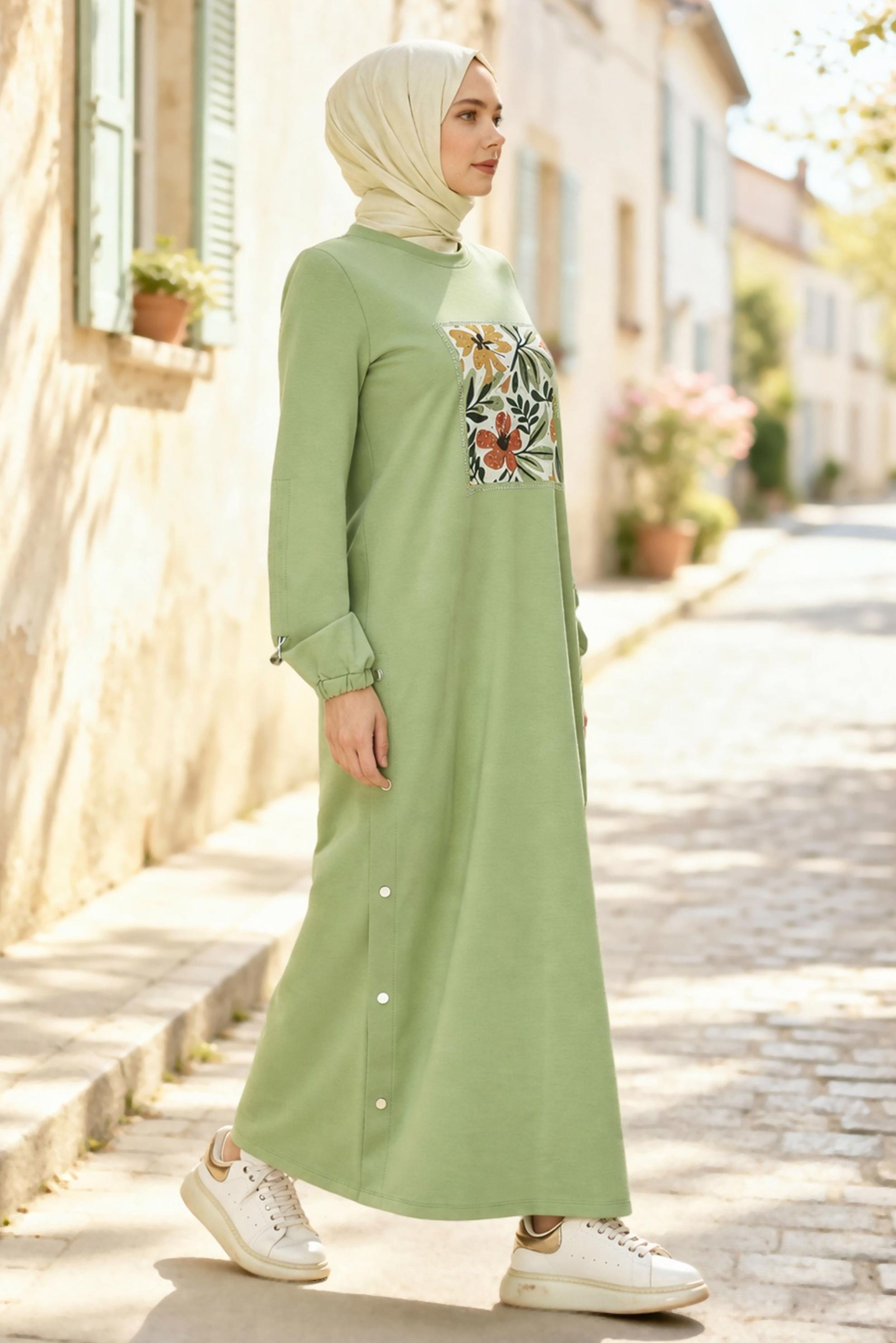 Hijab-Kleidung GRÜN TRAININGSANZUGKLEID MIT EDELSTEIN DETAILS 45635