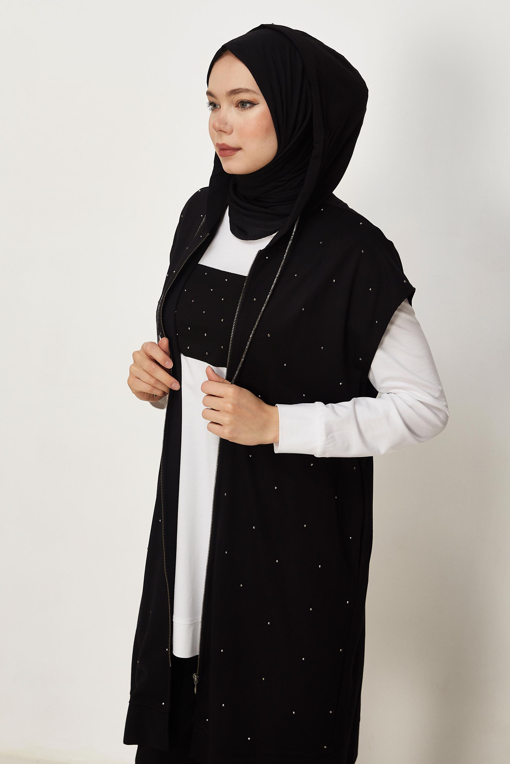 Hijab-Kleidung SCHWARZ DREITEILIGES TRAININGSANZUG-SET 45666