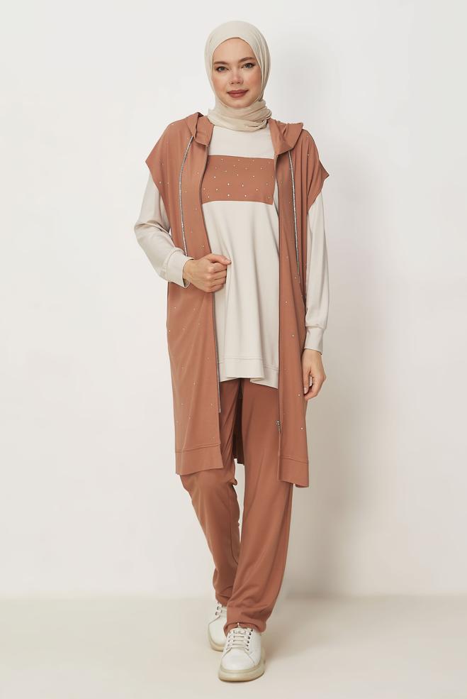 Hijab-Kleidung BRAUN DREITEILIGES TRAININGSANZUG-SET 45666 - ALVİNA