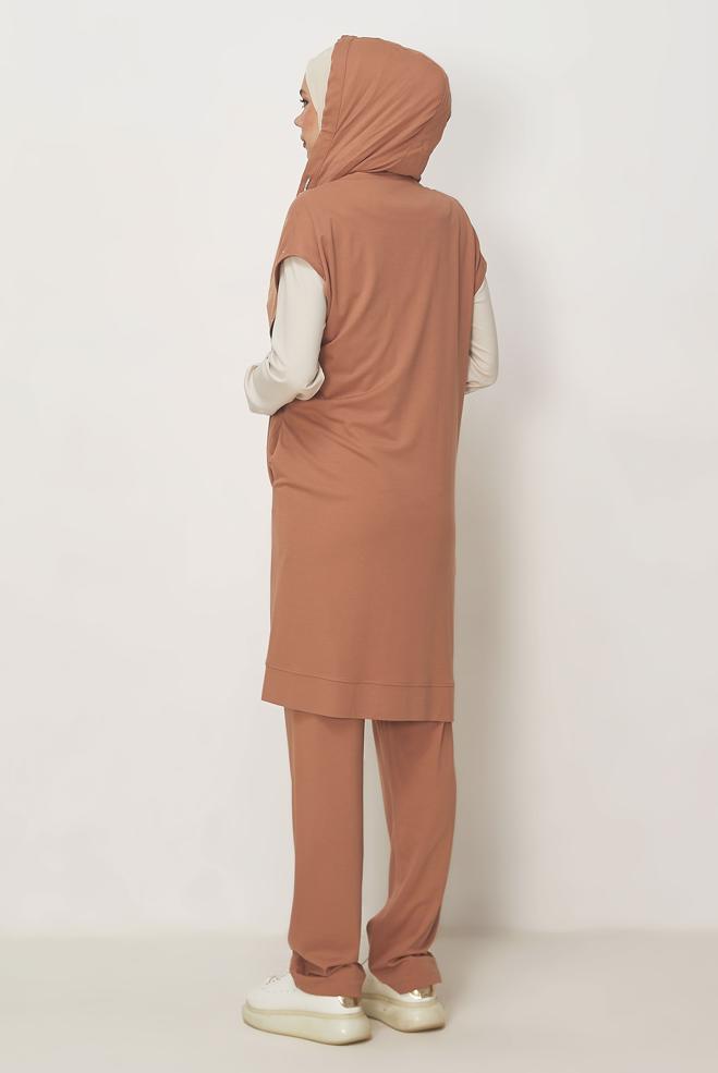 Hijab-Kleidung BRAUN DREITEILIGES TRAININGSANZUG-SET 45666 - ALVİNA