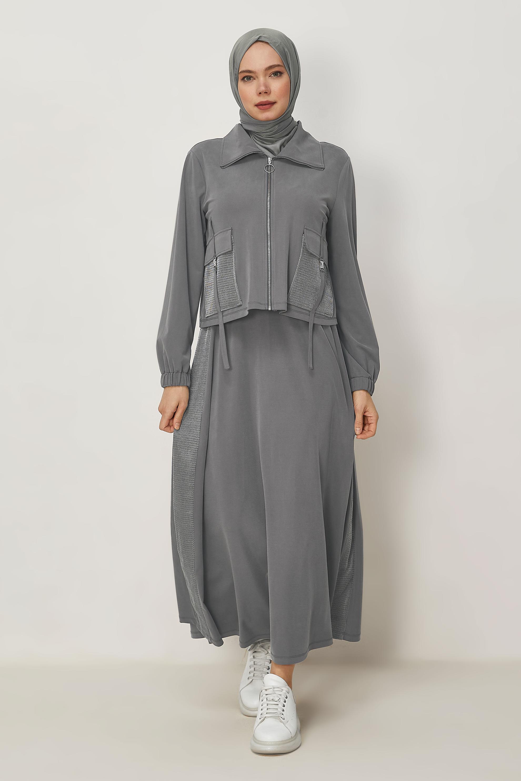 Hijab-Kleidung GRAU TRAININGSANZUG-SET MIT RÖCKEN 46338