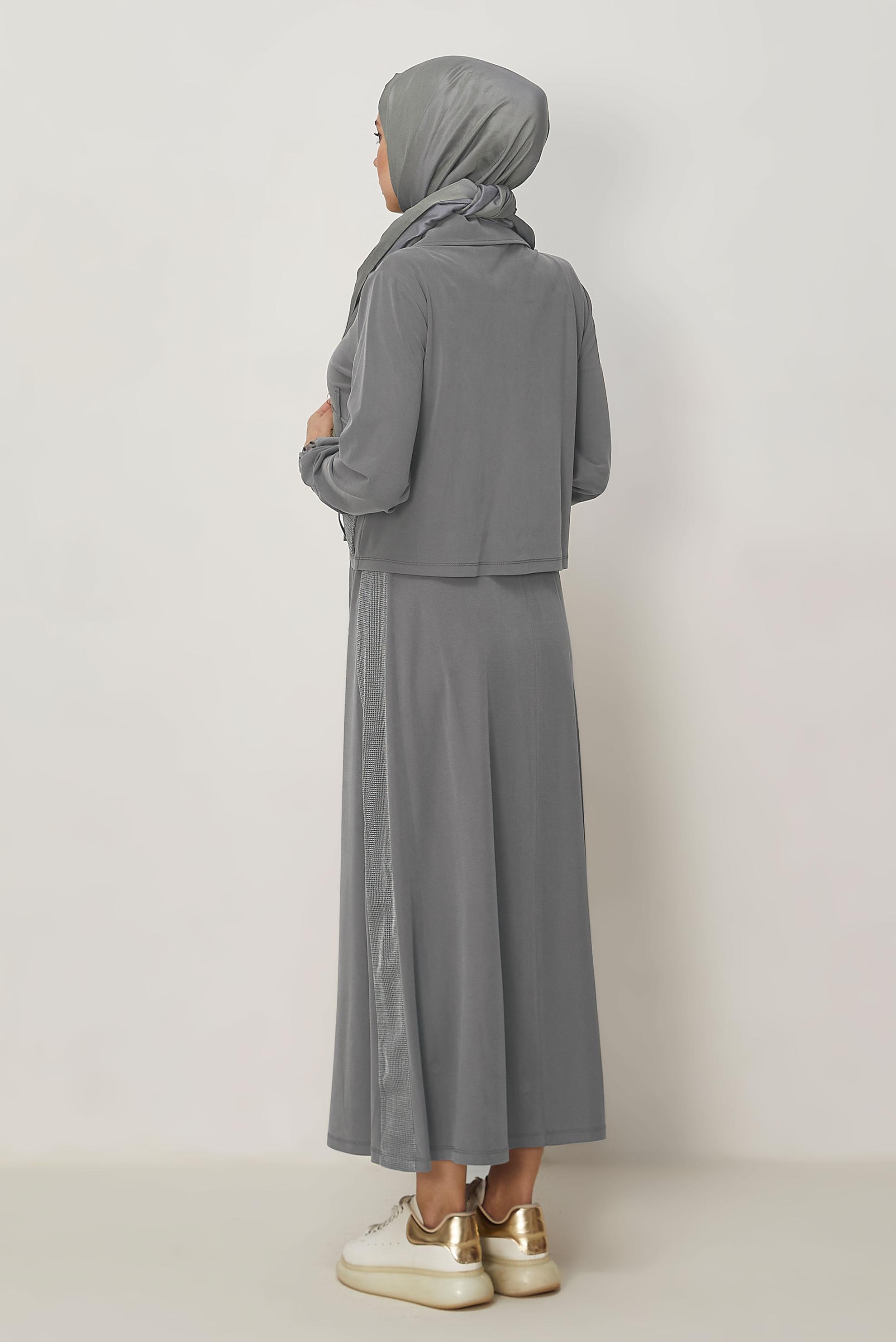 Hijab-Kleidung GRAU TRAININGSANZUG-SET MIT RÖCKEN 46338