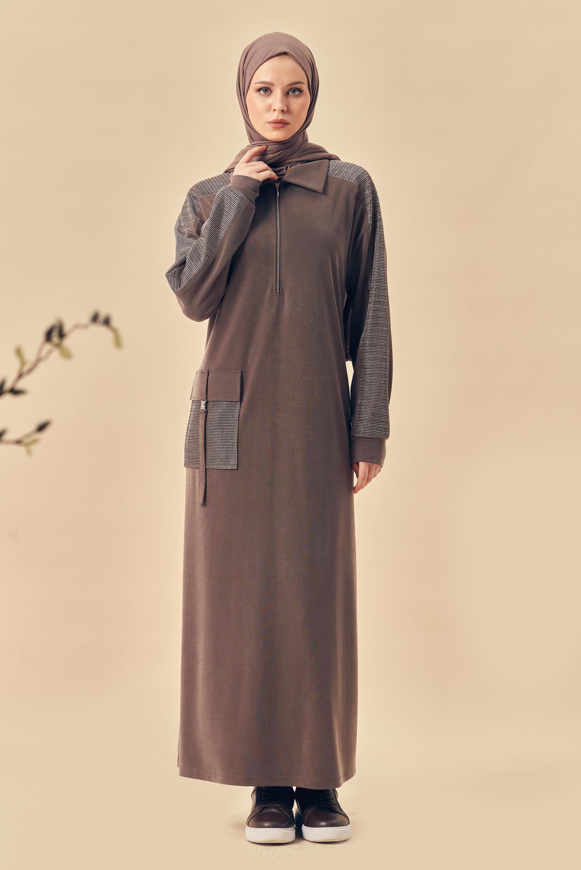 Hijab-Kleidung BRAUN TRAININGSANZUGKLEID MIT HEMDKRAGEN 46339