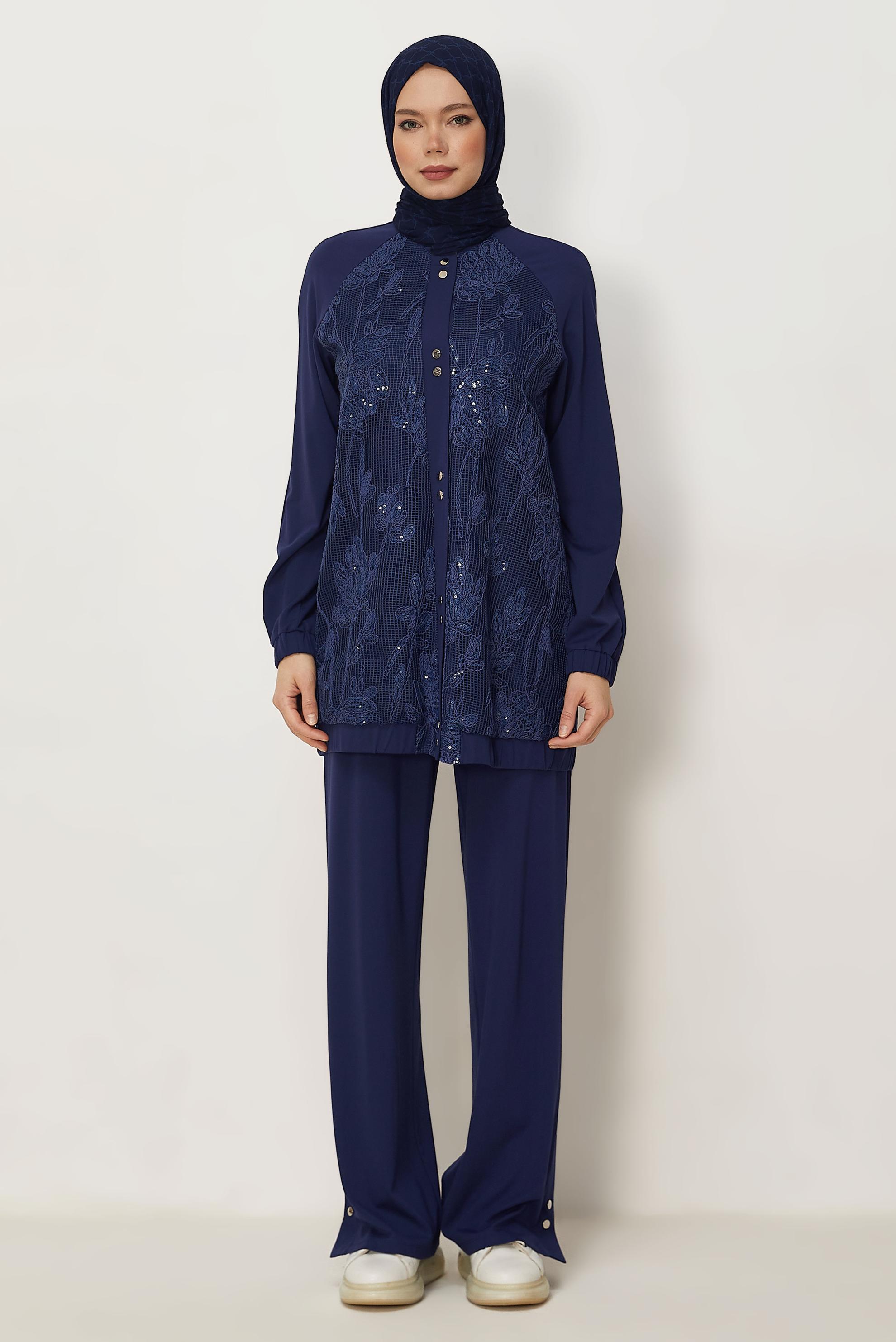 Hijab-Kleidung NAVY BLAU TRAININGSANZUG MIT PAILLETTEN DETAILS 46341