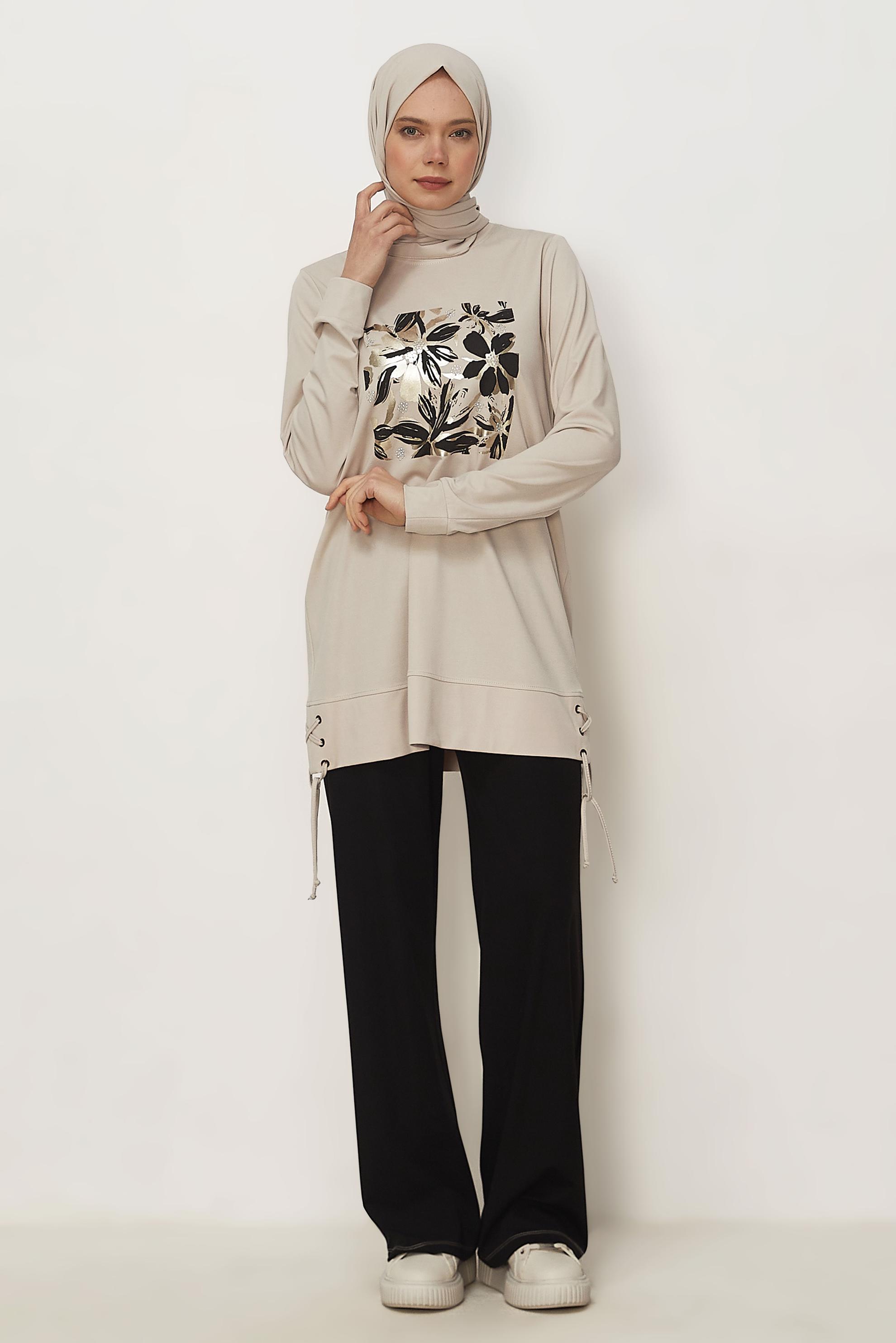 Hijab-Kleidung SCHWARZ TRAININGSANZUG MIT BLUMENDETAIL 46389