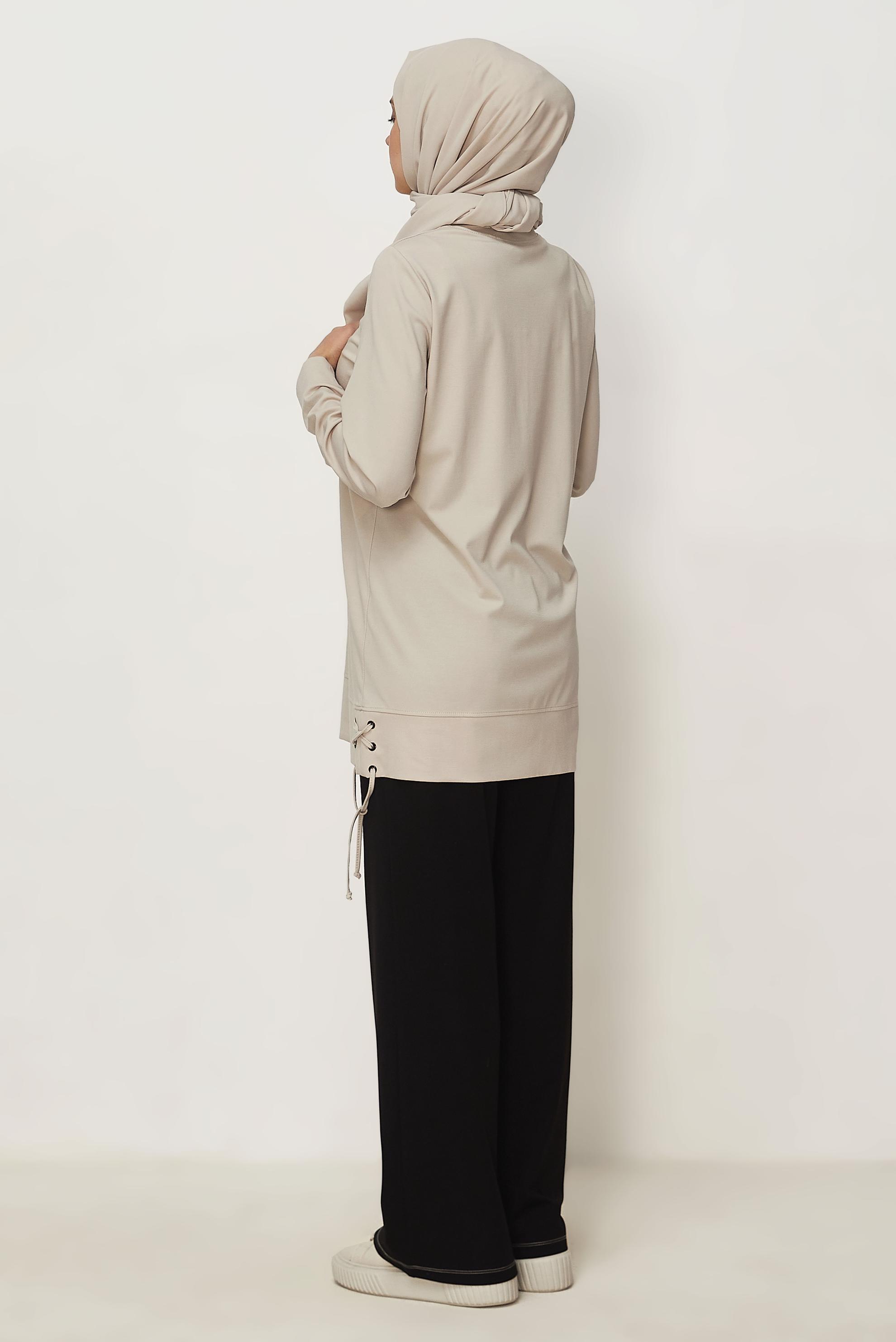 Hijab-Kleidung SCHWARZ TRAININGSANZUG MIT BLUMENDETAIL 46389