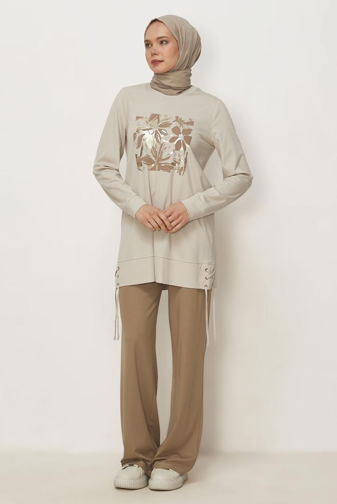 Hijab-Kleidung BRAUN TRAININGSANZUG MIT BLUMENDETAIL 46389 - ALVİNA