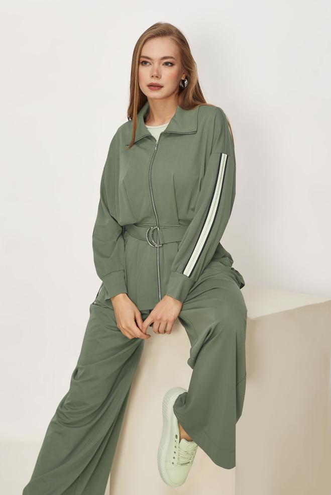 Hijab-Kleidung KHAKI TRAININGSANZUG MIT GÜRTEL 46390 - ALVİNA
