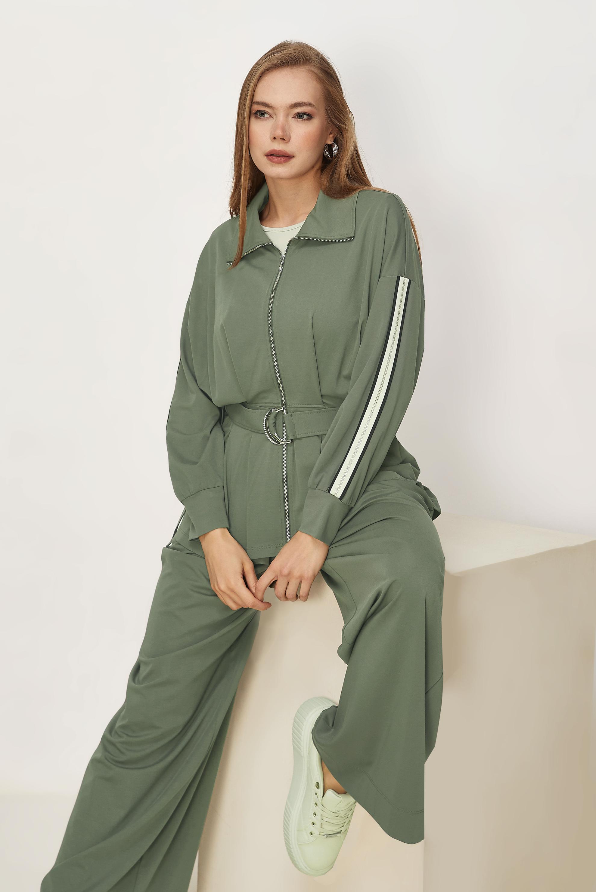 Hijab-Kleidung KHAKI TRAININGSANZUG MIT GÜRTEL 46390