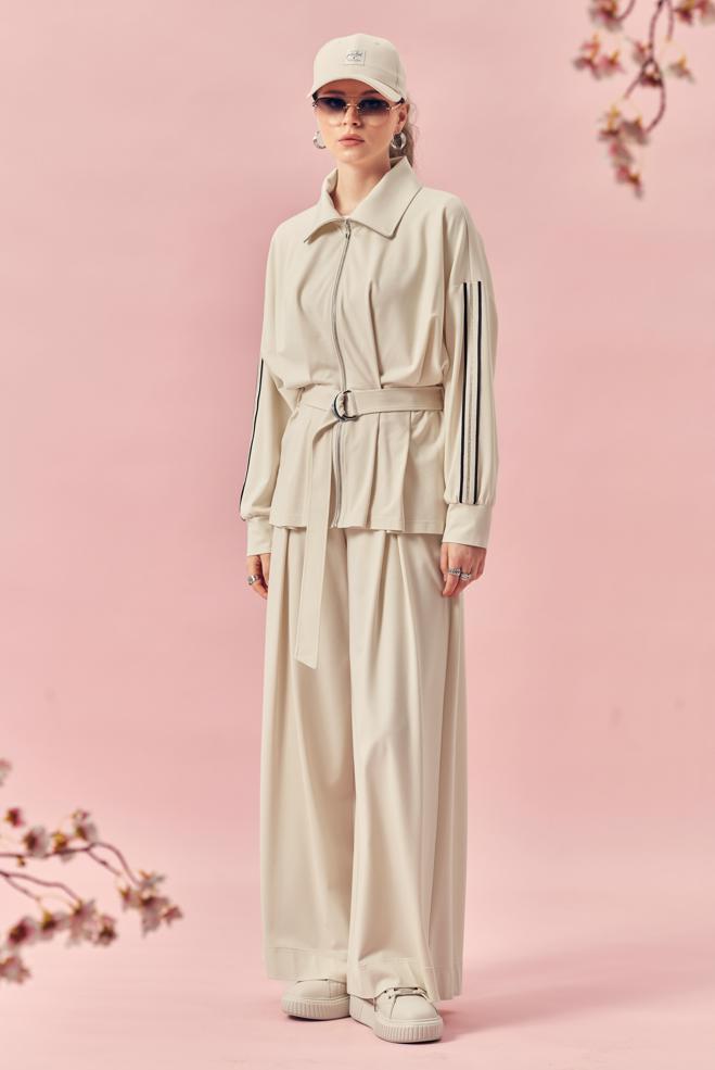 Hijab-Kleidung ECRU TRAININGSANZUG MIT GÜRTEL 46390 - ALVİNA