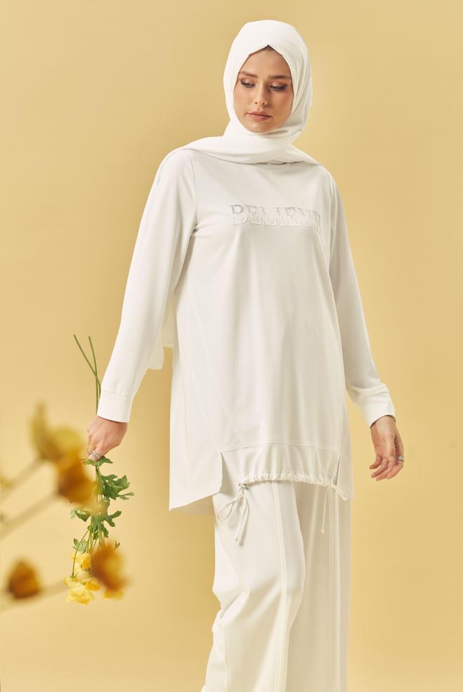 Hijab-Kleidung WEISS TRAININGSANZUG-SET MIT EDELSTEIN DETAILS 46468 - ALVİNA