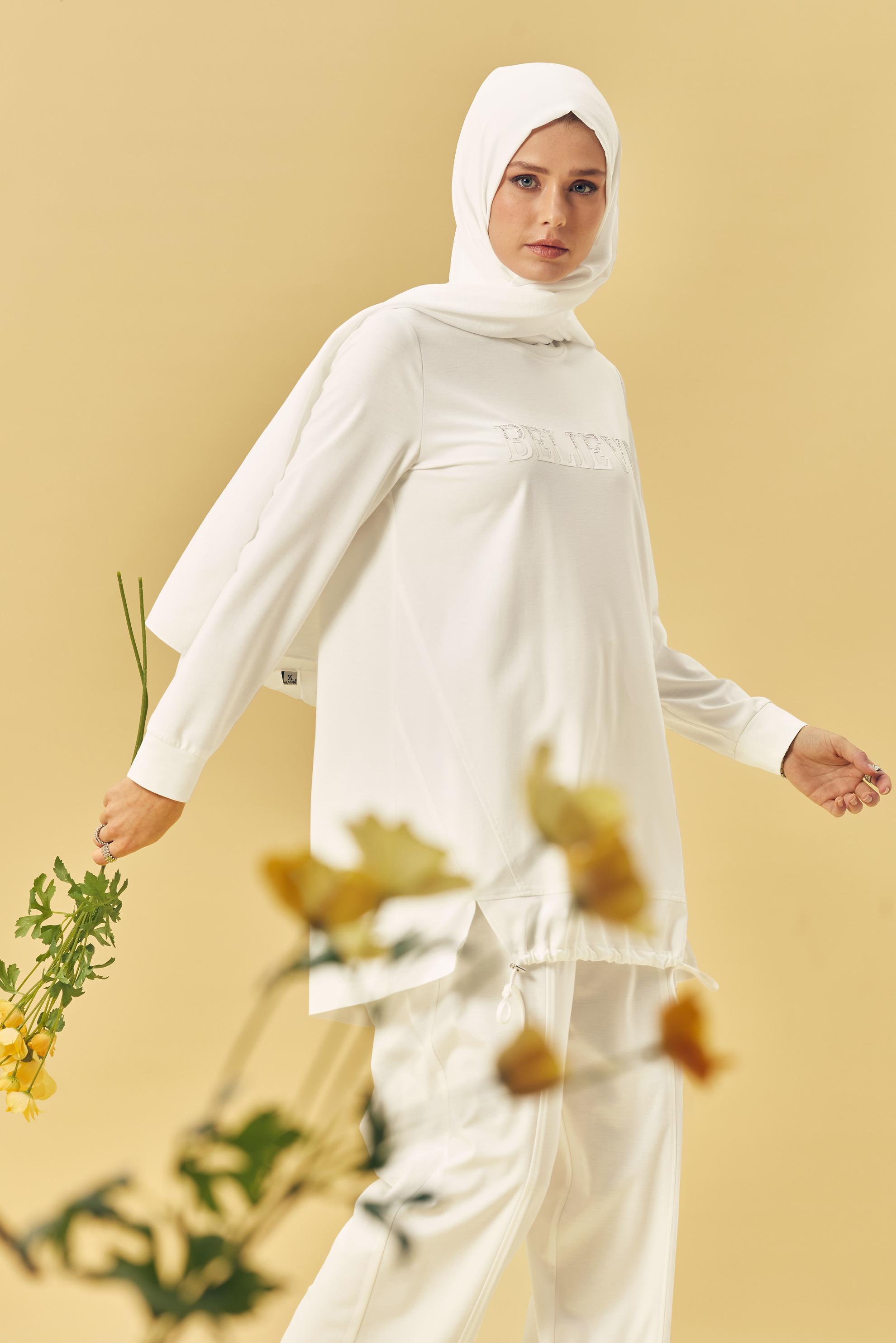 Hijab-Kleidung WEISS TRAININGSANZUG-SET MIT EDELSTEIN DETAILS 46468