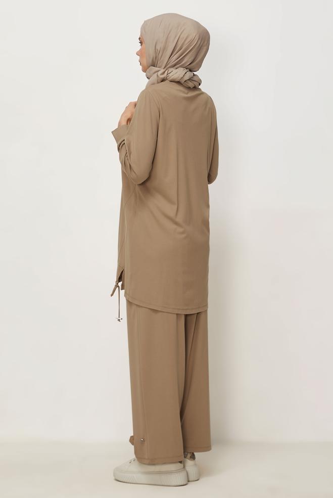Tesettür giyim BEJ TAŞ BASKILI EŞOFMAN TAKIMI 46468 - ALVİNA