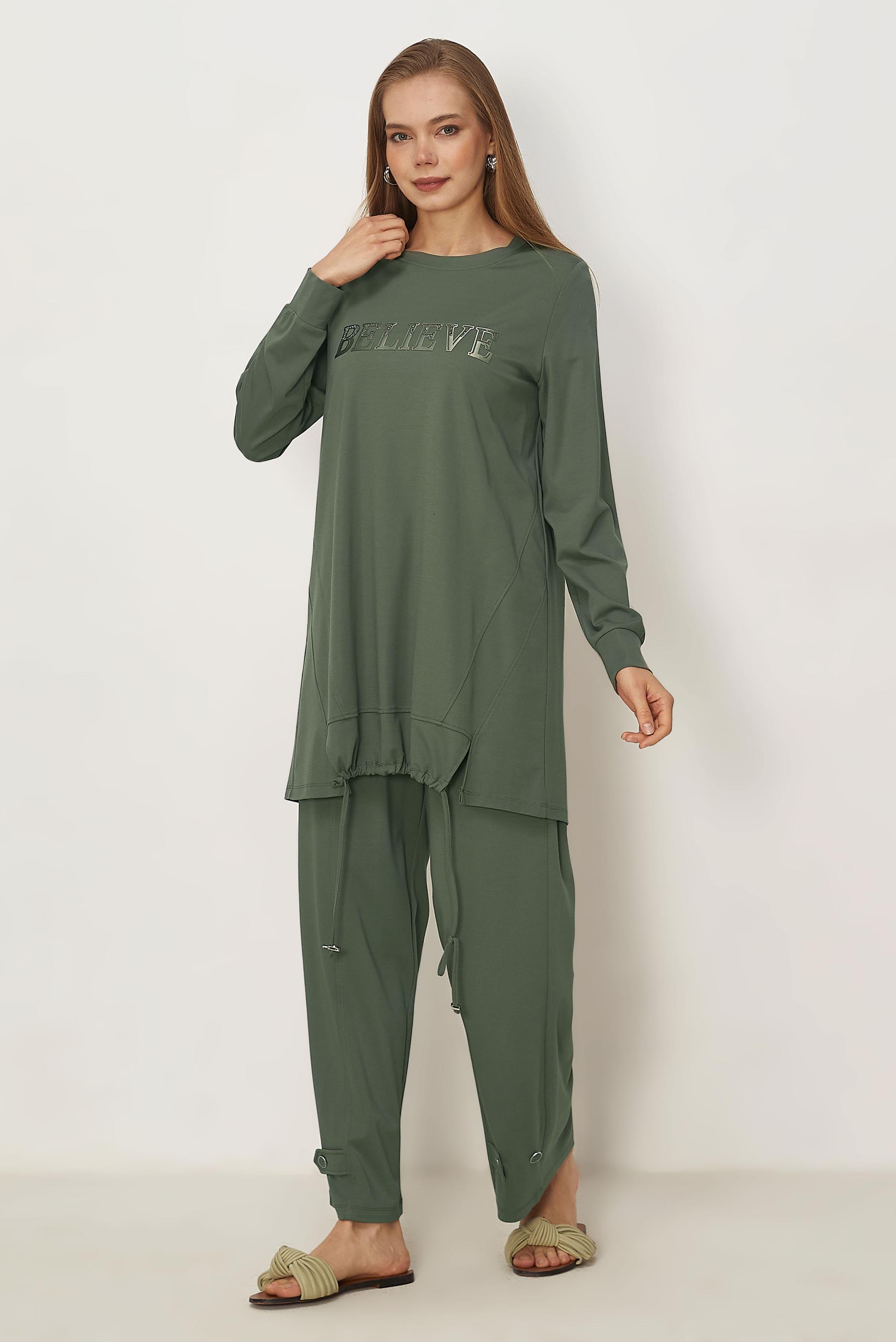 Hijab-Kleidung KHAKI TRAININGSANZUG-SET MIT EDELSTEIN DETAILS 46468