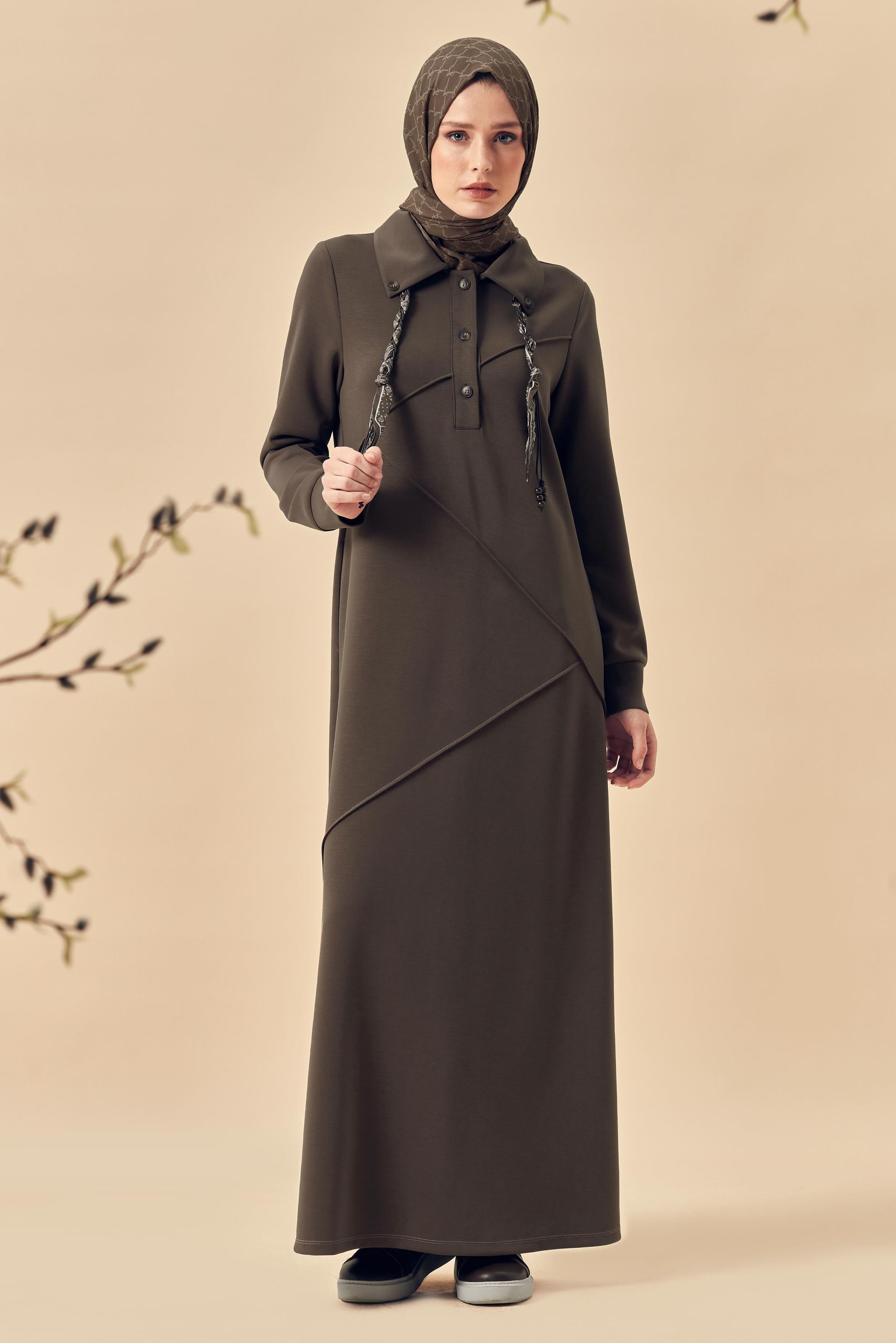 Vêtements hijab BRUN ROBE DE SURVÊTEMENT AVEC DÉTAIL FOULARD 46476