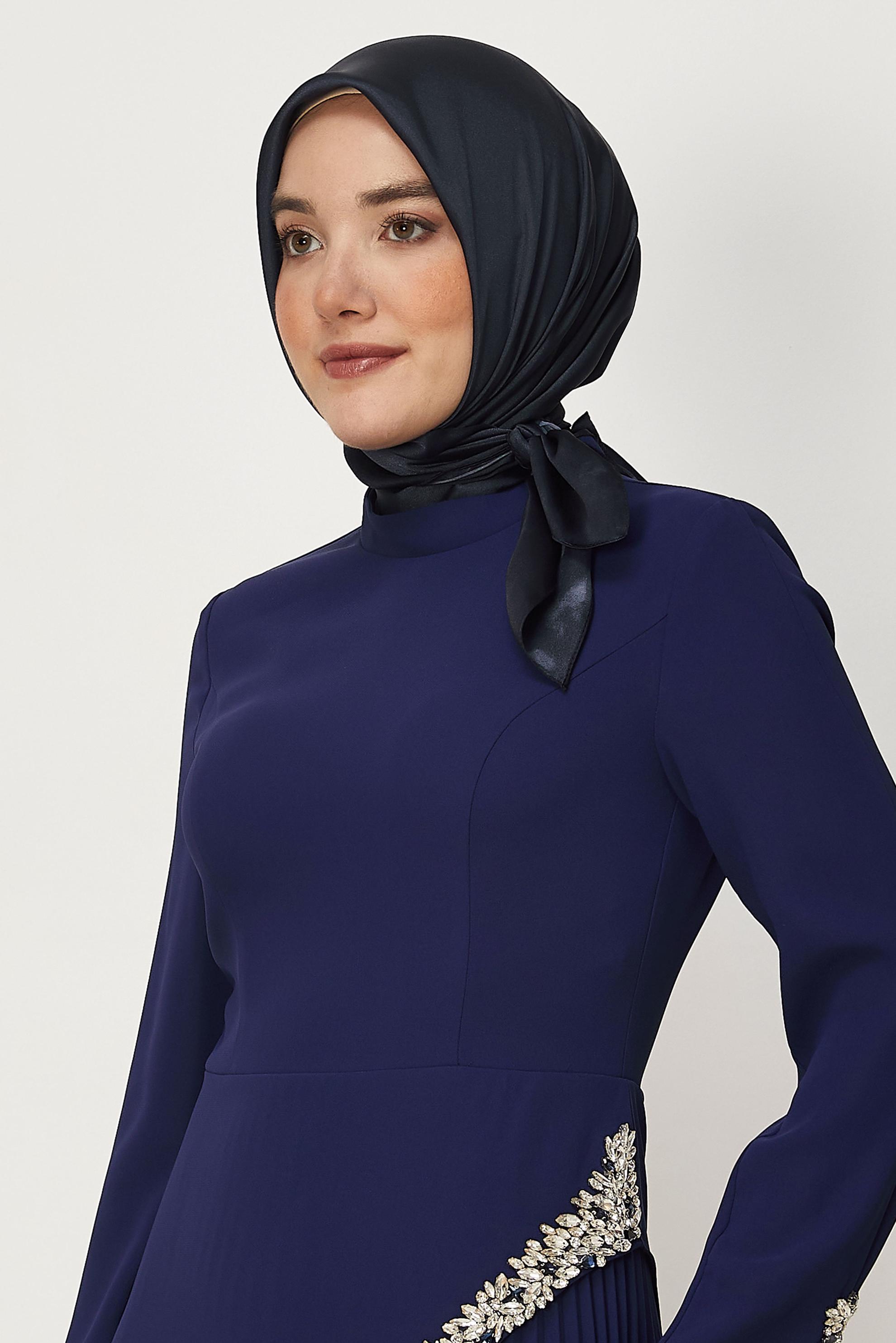 Hijab clothing NAVY BLUE ALVINA CARMEN SCARF 8642