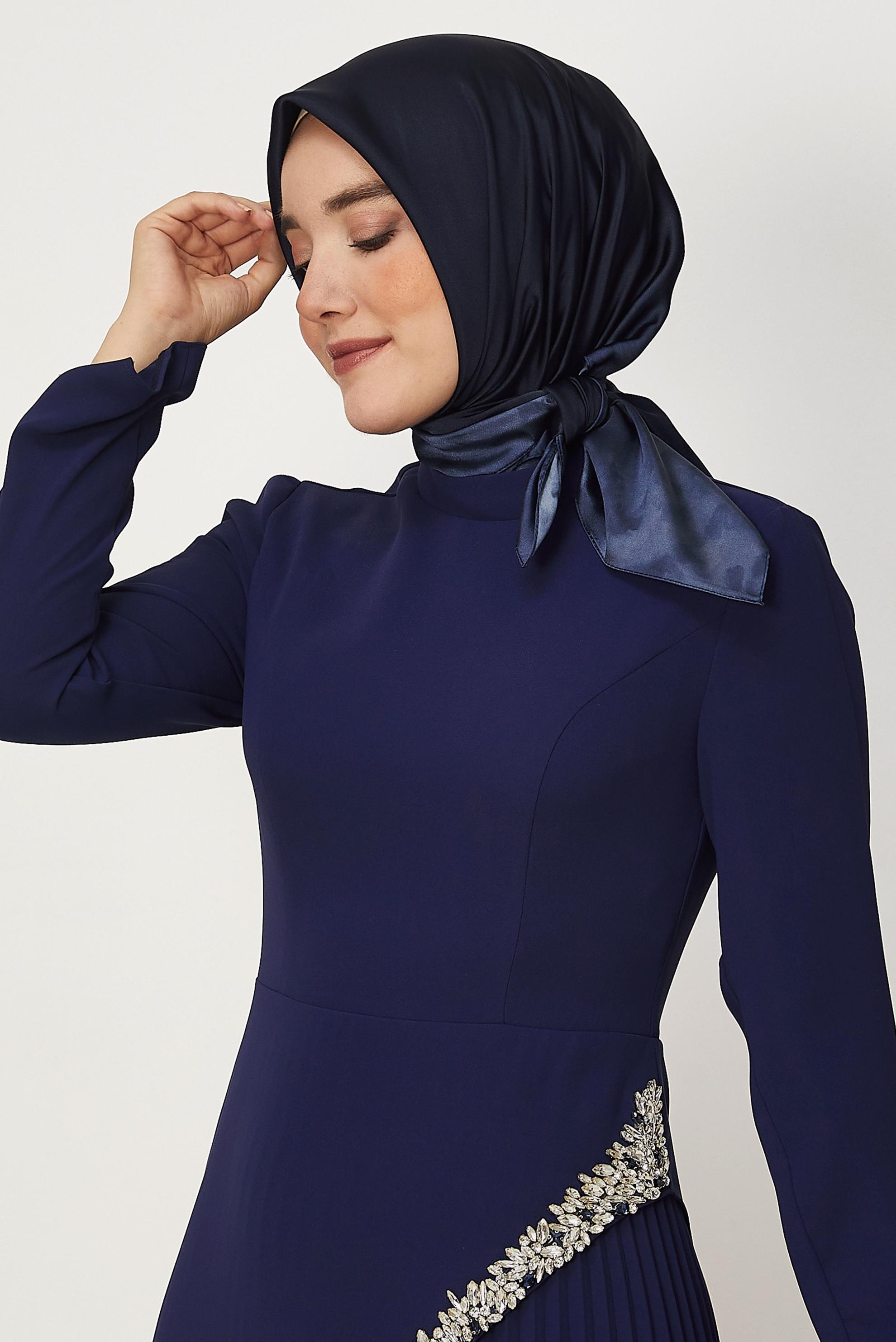 Hijab clothing NAVY BLUE ALVINA CARMEN SCARF 8642
