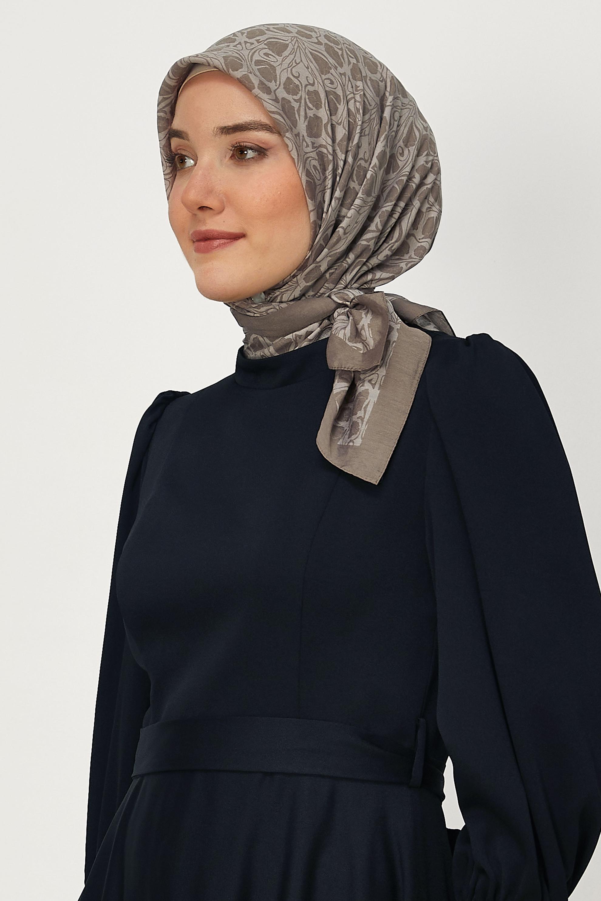 Tesettür giyim BEJ ALVİNA VİSKON EŞARP 8650
