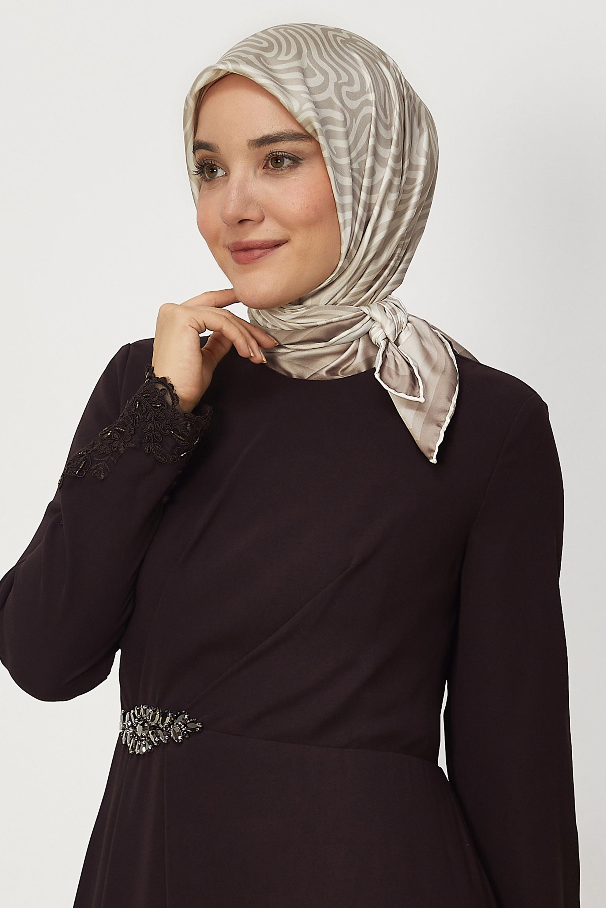 Hijab clothing BROWN ALVINA PATTERNED TWILL SCARF 8670