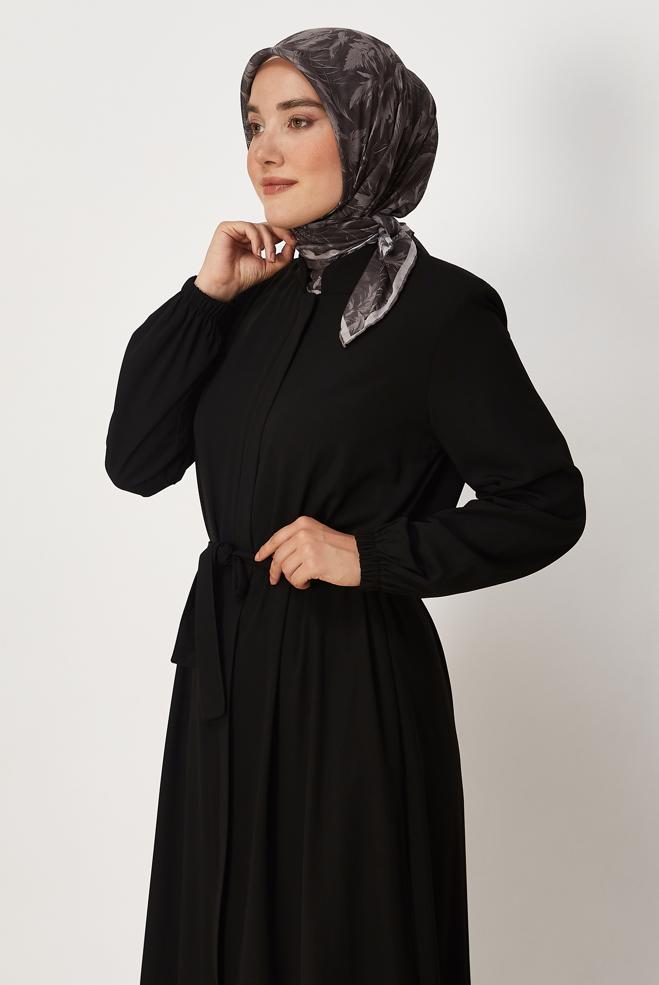 Hijab-Kleidung SCHWARZ ABAYA MIT GÜRTEL 80159 - ALVİNA