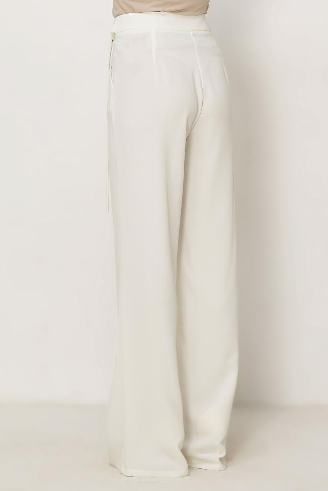 Hijab-Kleidung WEISS KREPPHOSE MIT GÜRTELDETAILS 70970 - ALVİNA