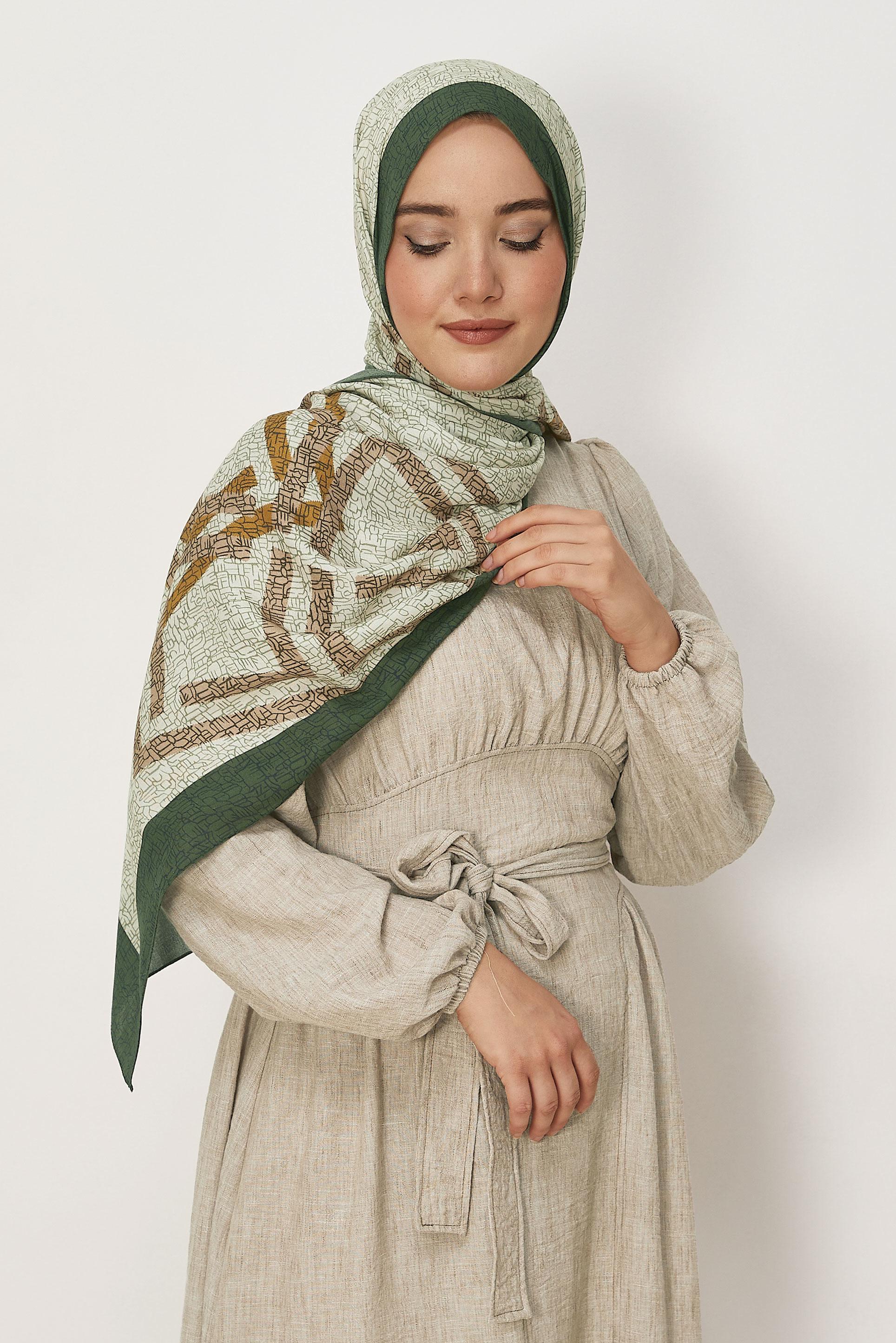 Vêtements hijab KAKI CHÂLE ALVINA EN VISCOSE À MOTIFS 8628