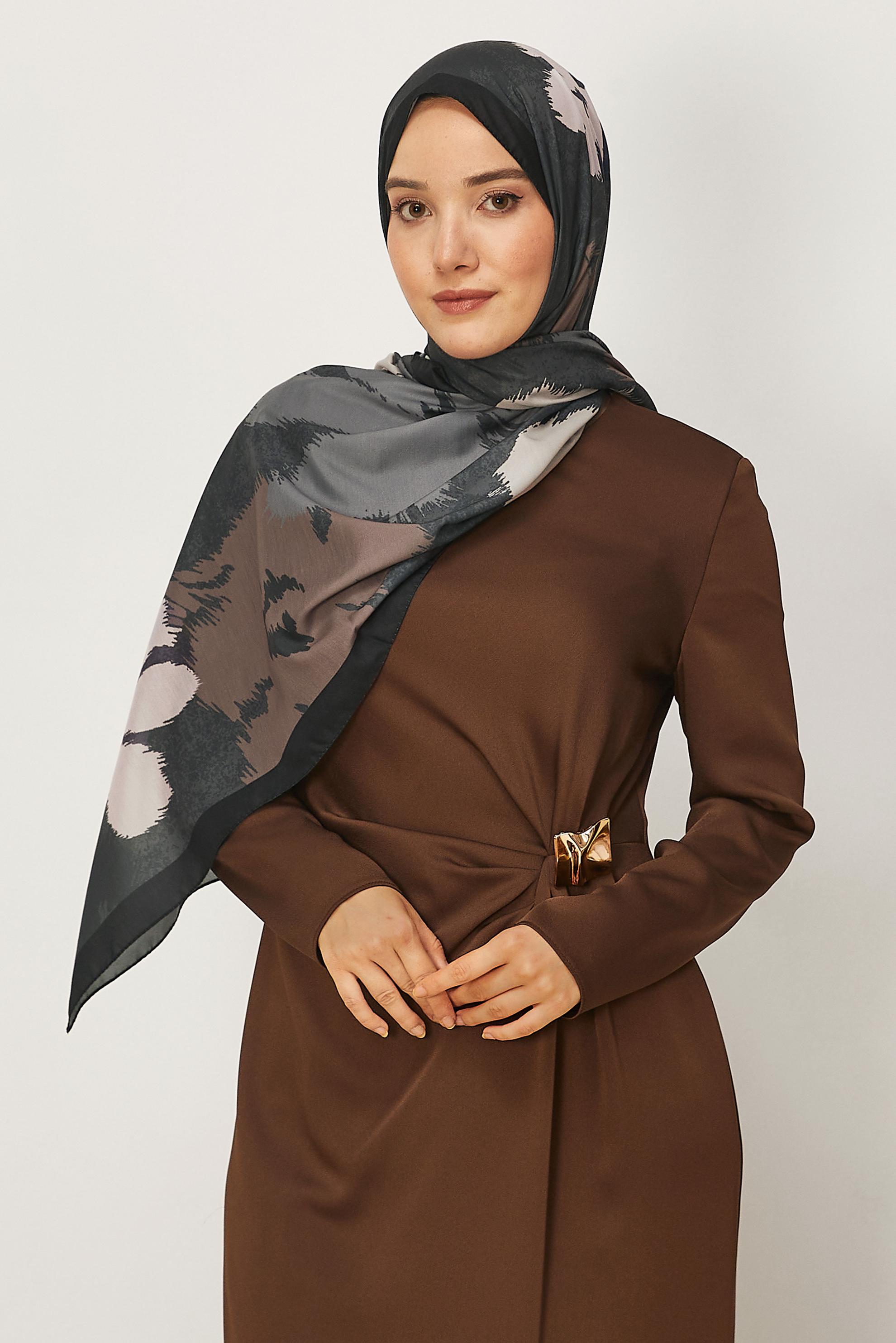 Hijab clothing BLACK ALVINA FLOWER PATTERNED SHAWL 8632