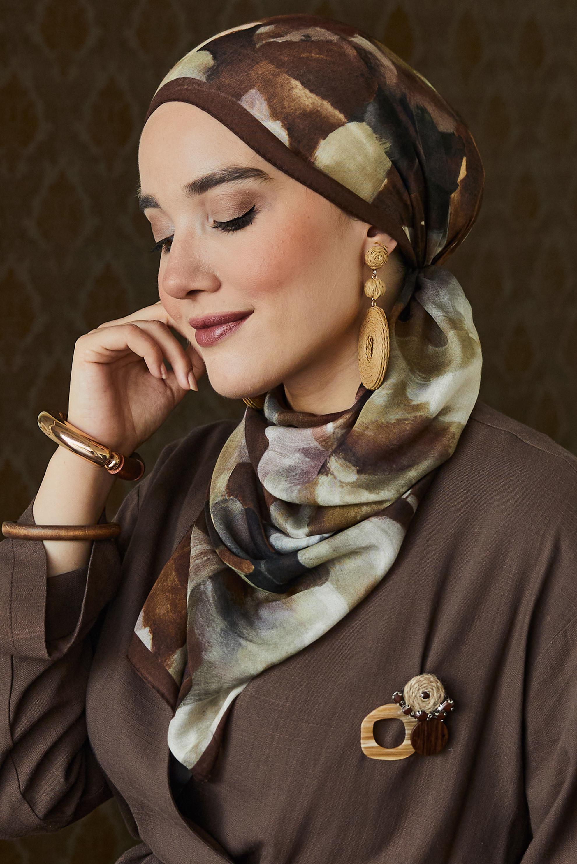 Vêtements hijab BRUN CHÂLE FRAIS À MOTIFS FLORAUX ALVINA 8646