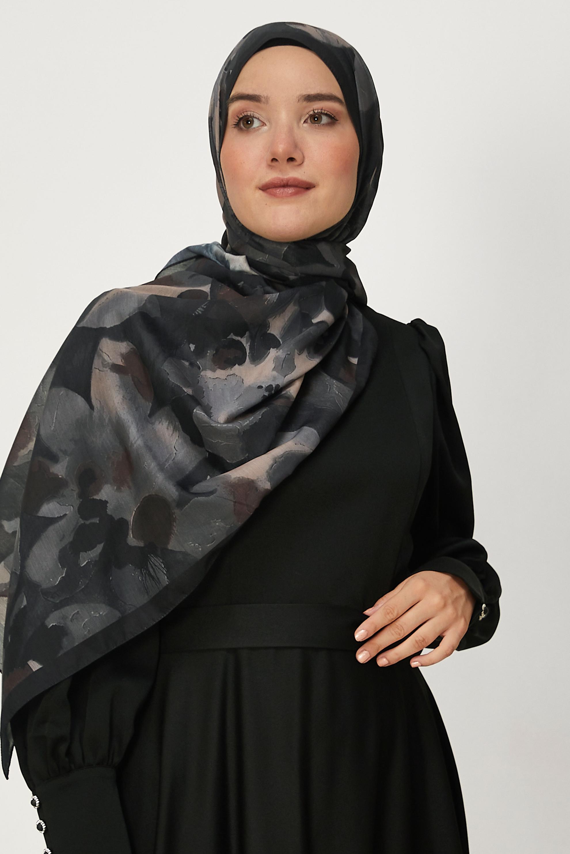 Tesettür giyim SİYAH ALVİNA ÇİÇEK DESENLİ LORA ŞAL 8657
