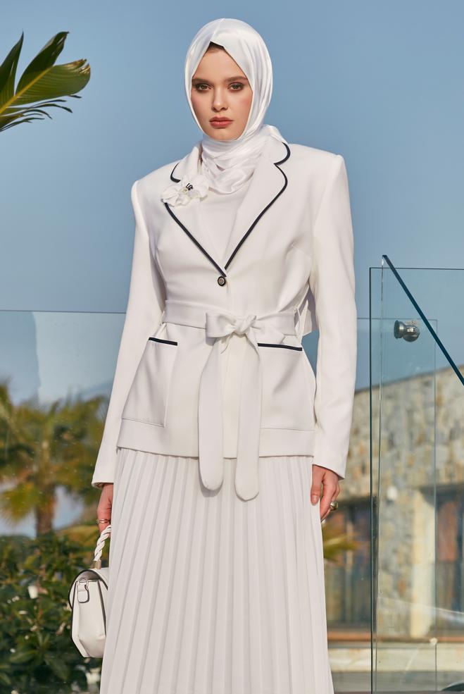 Hijab-Kleidung WEISS ANZUG MIT GÜRTELROCK 30531 - ALVİNA