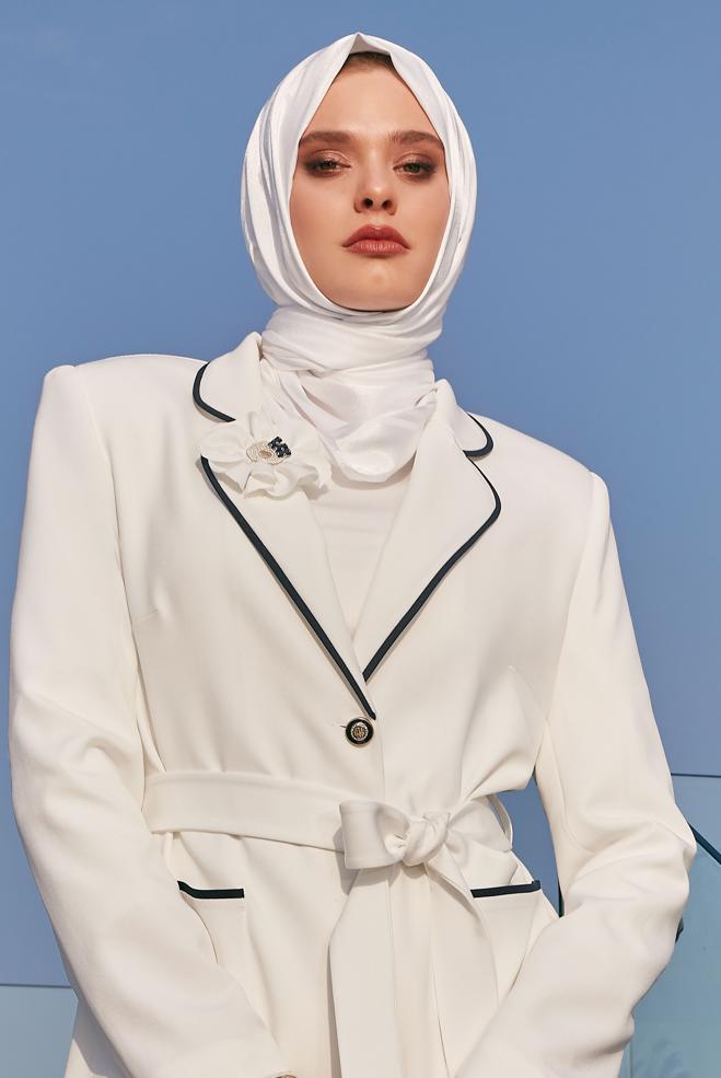 Hijab-Kleidung WEISS ANZUG MIT GÜRTELROCK 30531 - ALVİNA