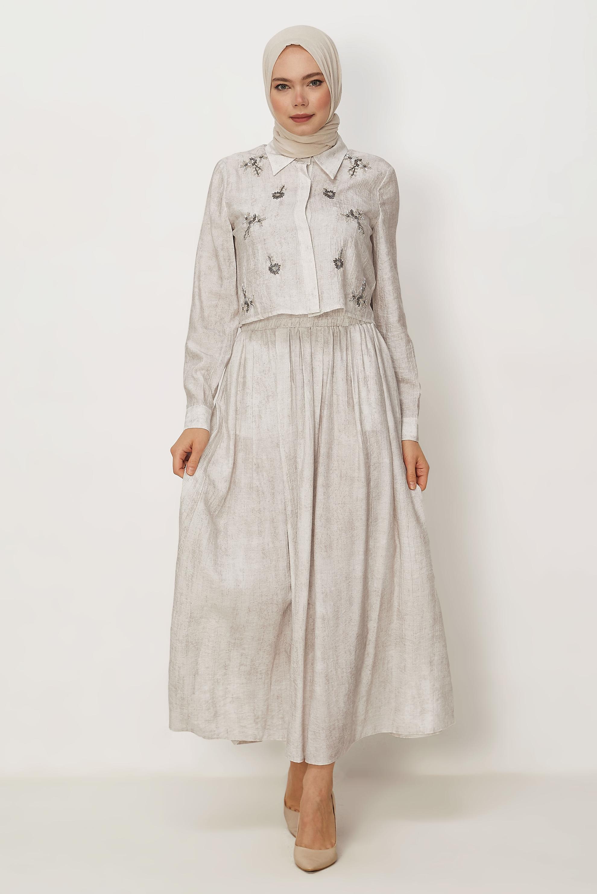 Hijab-Kleidung ECRU ANZUG MIT PERLEN BESTICKTEM ROCK 45745