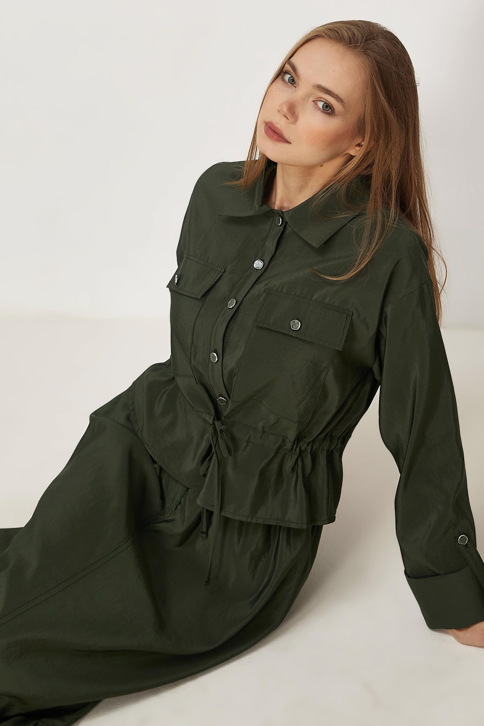 Hijab-Kleidung KHAKI ANZUG MIT ROCK AUS FALLSCHIRMSTOFF 46438