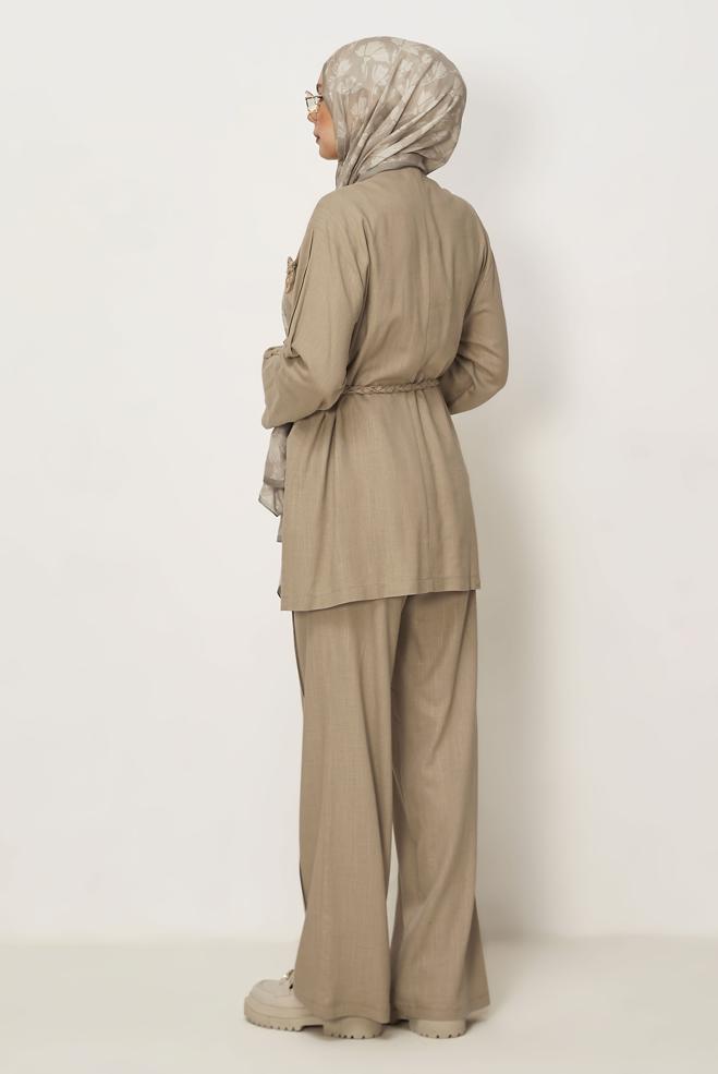 Hijab-Kleidung BRAUN LEINENHOSEN-SET MIT GÜRTEL 46394 - ALVİNA