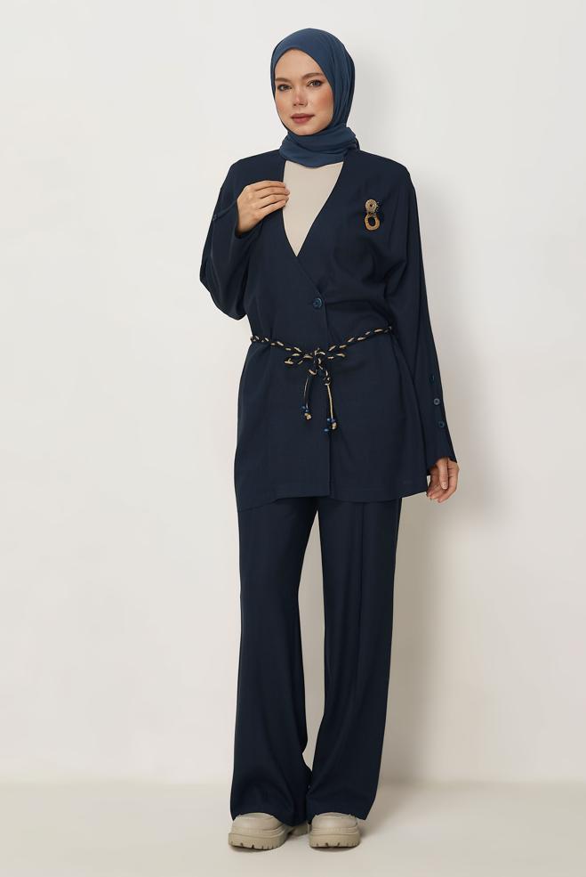 Hijab-Kleidung NAVY BLAU LEINENHOSEN-SET MIT GÜRTEL 46394 - ALVİNA