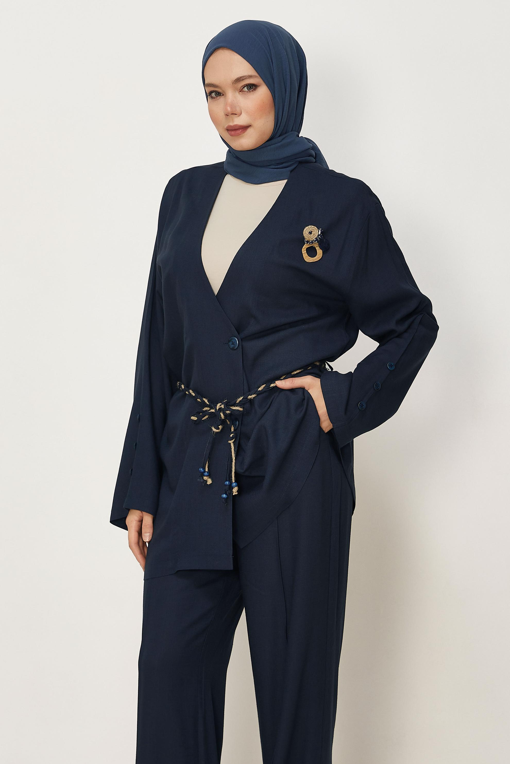 Hijab-Kleidung NAVY BLAU LEINENHOSEN-SET MIT GÜRTEL 46394