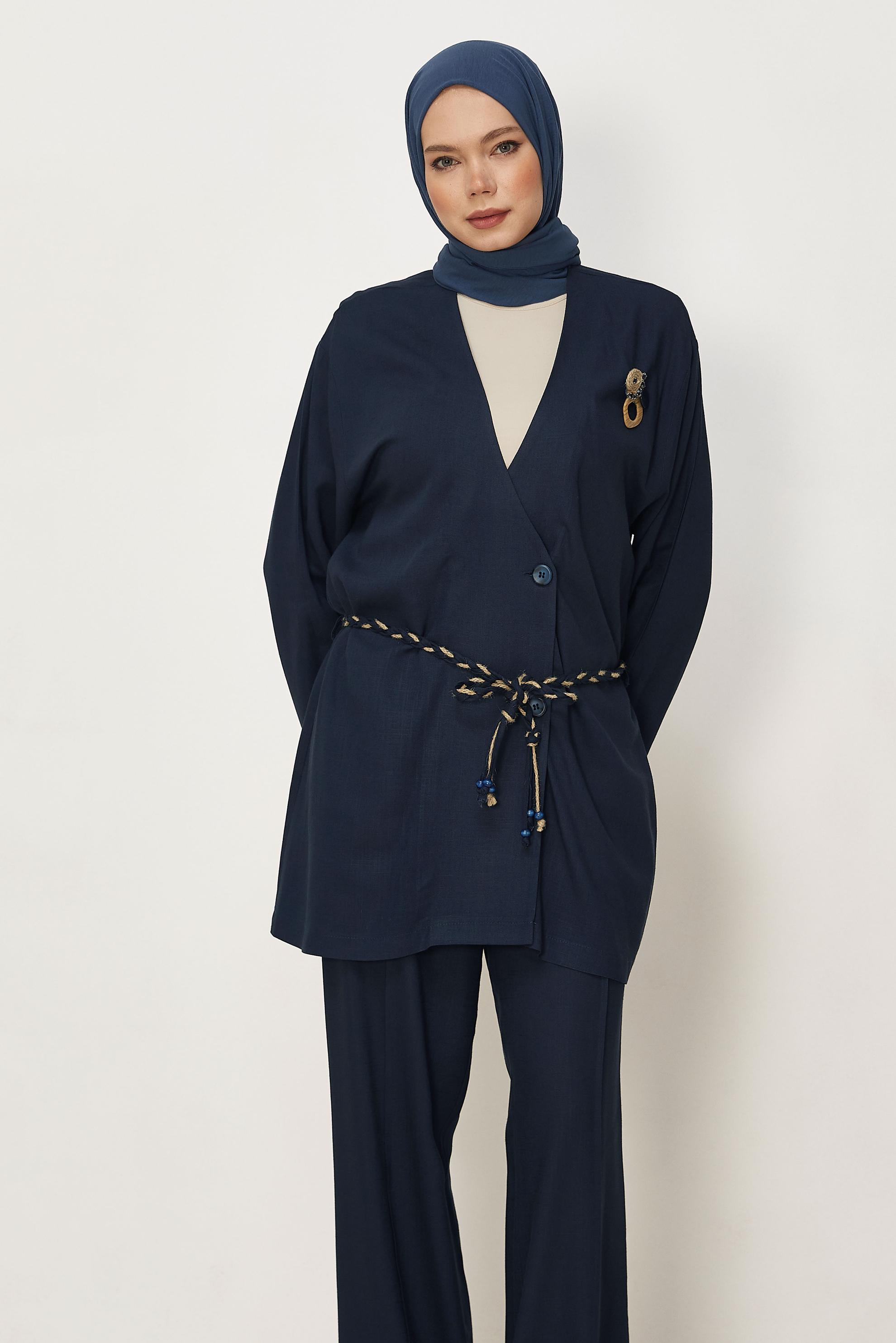 Hijab-Kleidung NAVY BLAU LEINENHOSEN-SET MIT GÜRTEL 46394