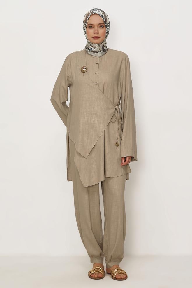 Hijab clothing BEIGE ASYMMETRICAL CUT LINEN PANTSUIT 46437 - ALVİNA