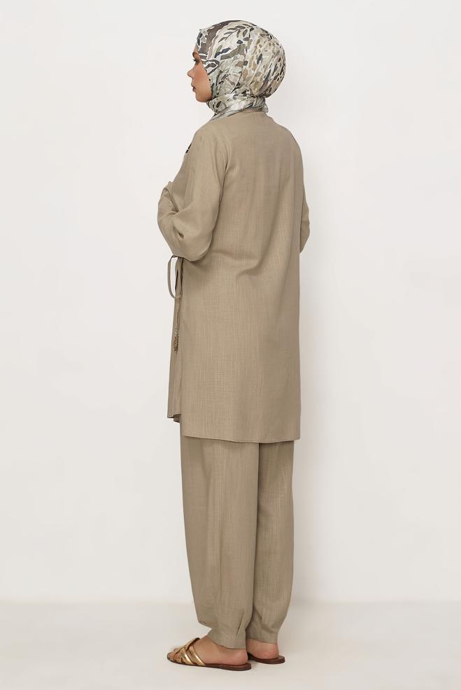 Hijab clothing BEIGE ASYMMETRICAL CUT LINEN PANTSUIT 46437 - ALVİNA