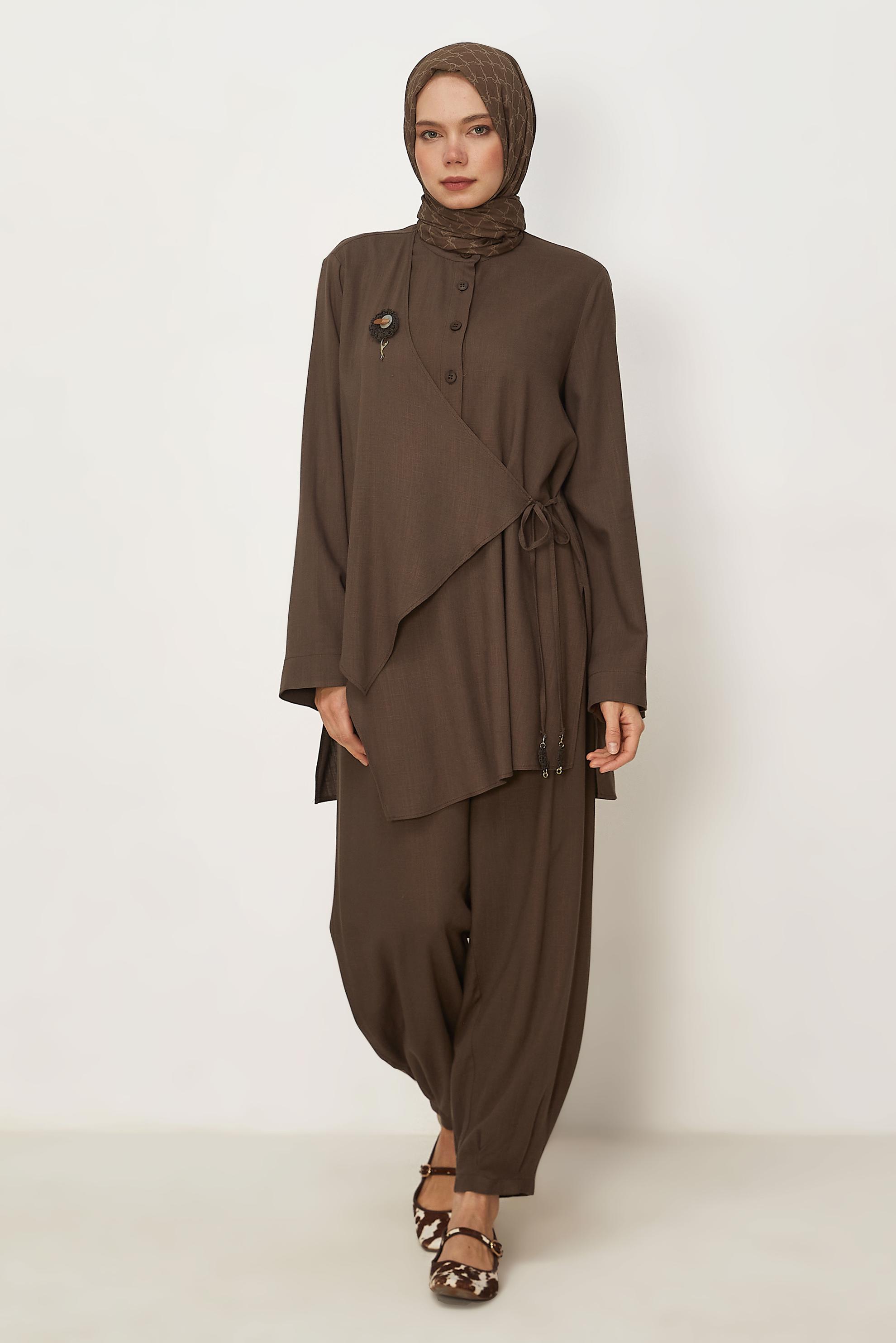 Hijab clothing BROWN ASYMMETRICAL CUT LINEN PANTSUIT 46437