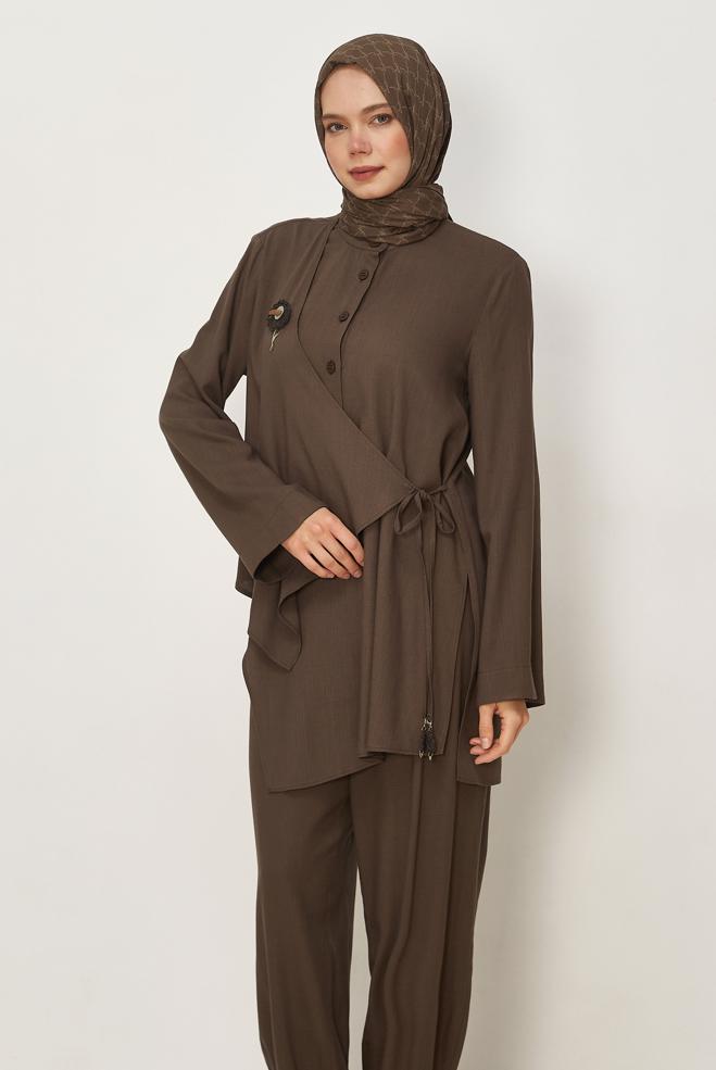 Hijab clothing BROWN ASYMMETRICAL CUT LINEN PANTSUIT 46437 - ALVİNA