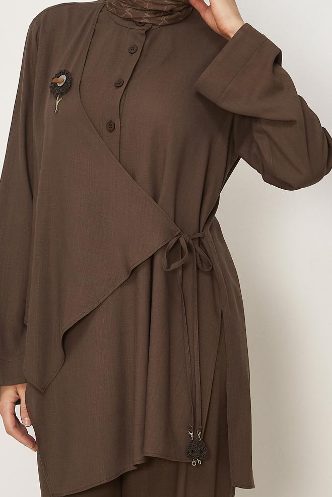 Hijab clothing BROWN ASYMMETRICAL CUT LINEN PANTSUIT 46437 - ALVİNA
