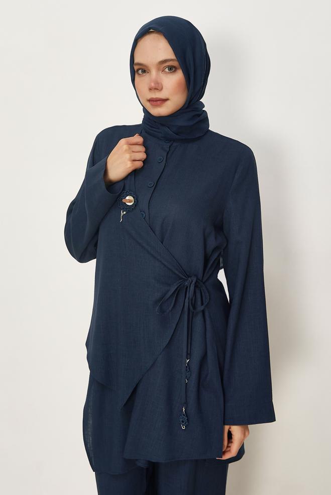 Hijab clothing NAVY BLUE ASYMMETRICAL CUT LINEN PANTSUIT 46437 - ALVİNA